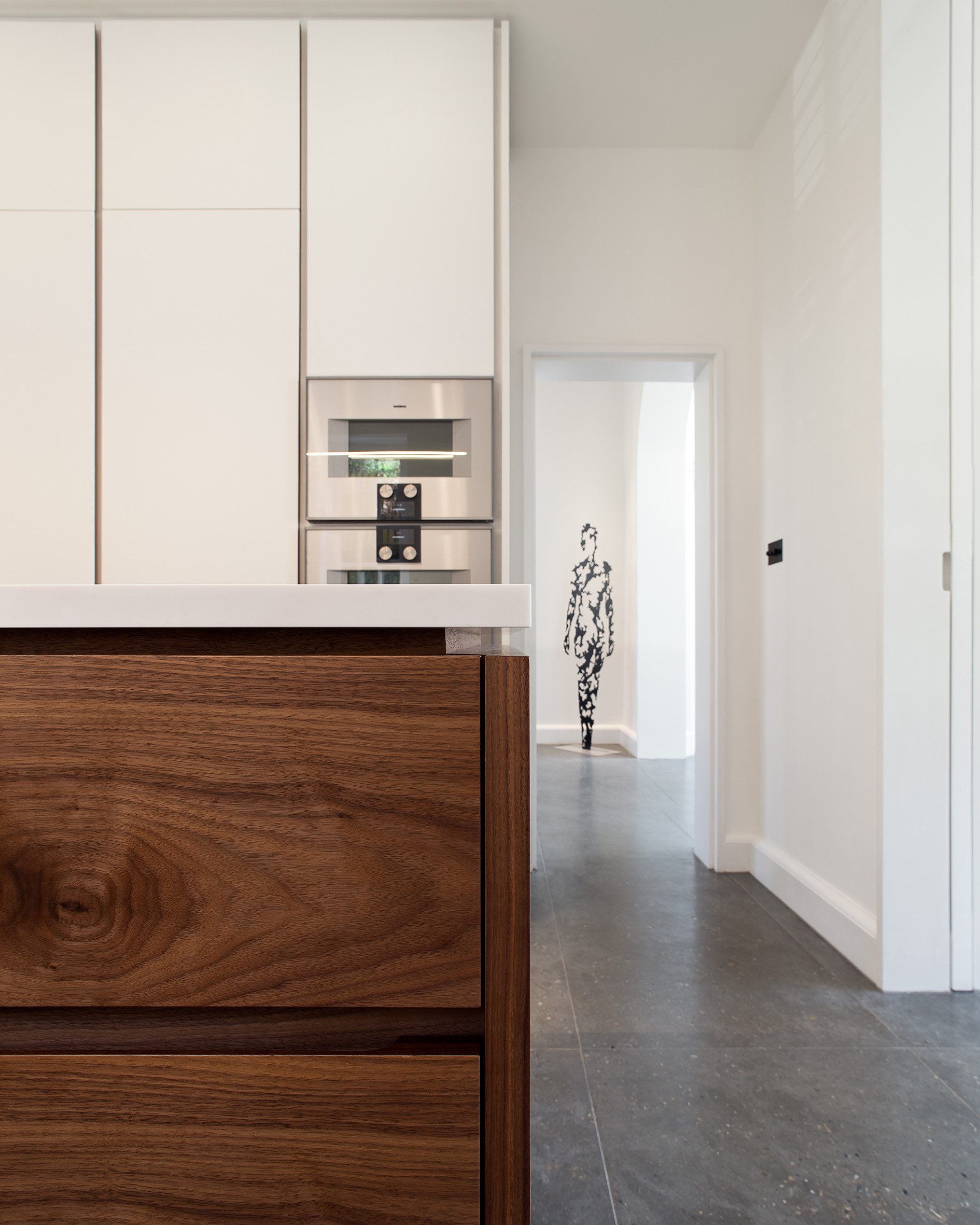 200516 MWAI bespoke kitchen jack trench walnut white corian2