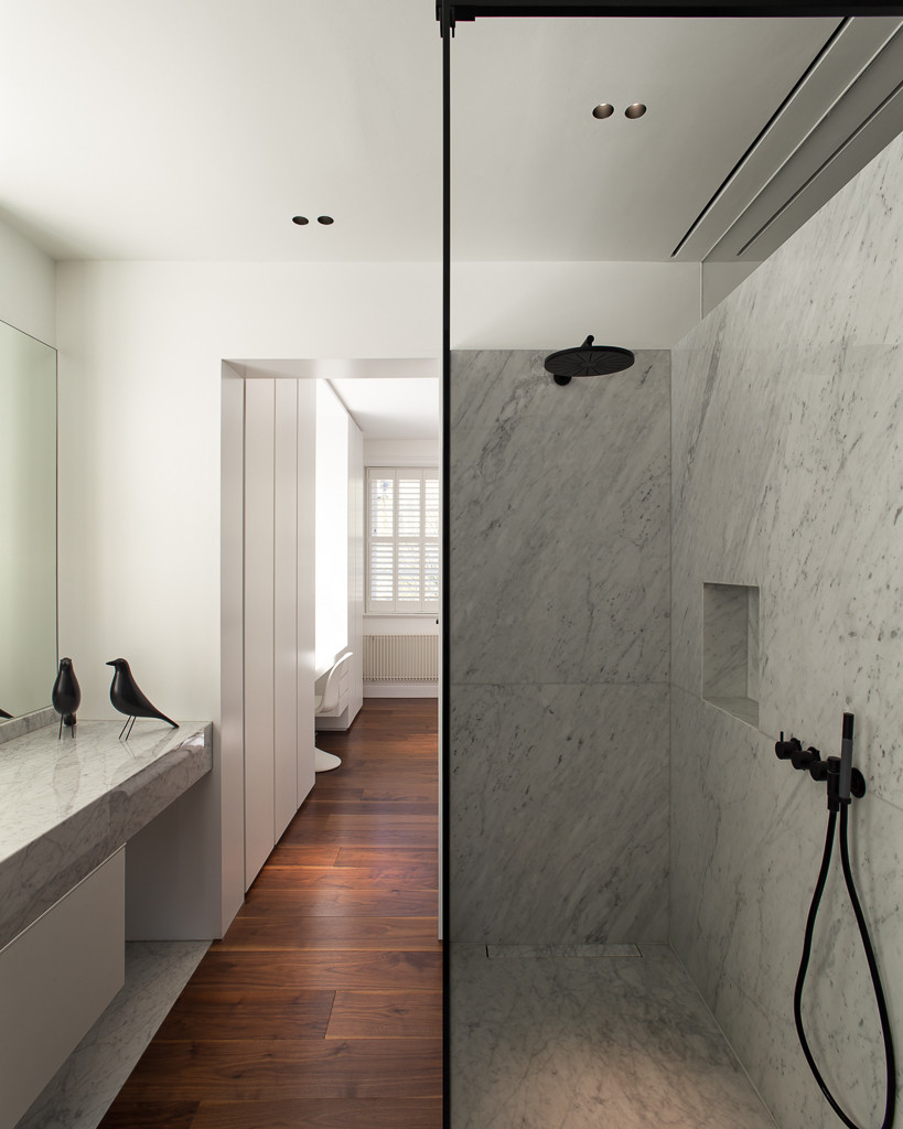 200516 MWAI master bathroom walk through smoked glass white marble1