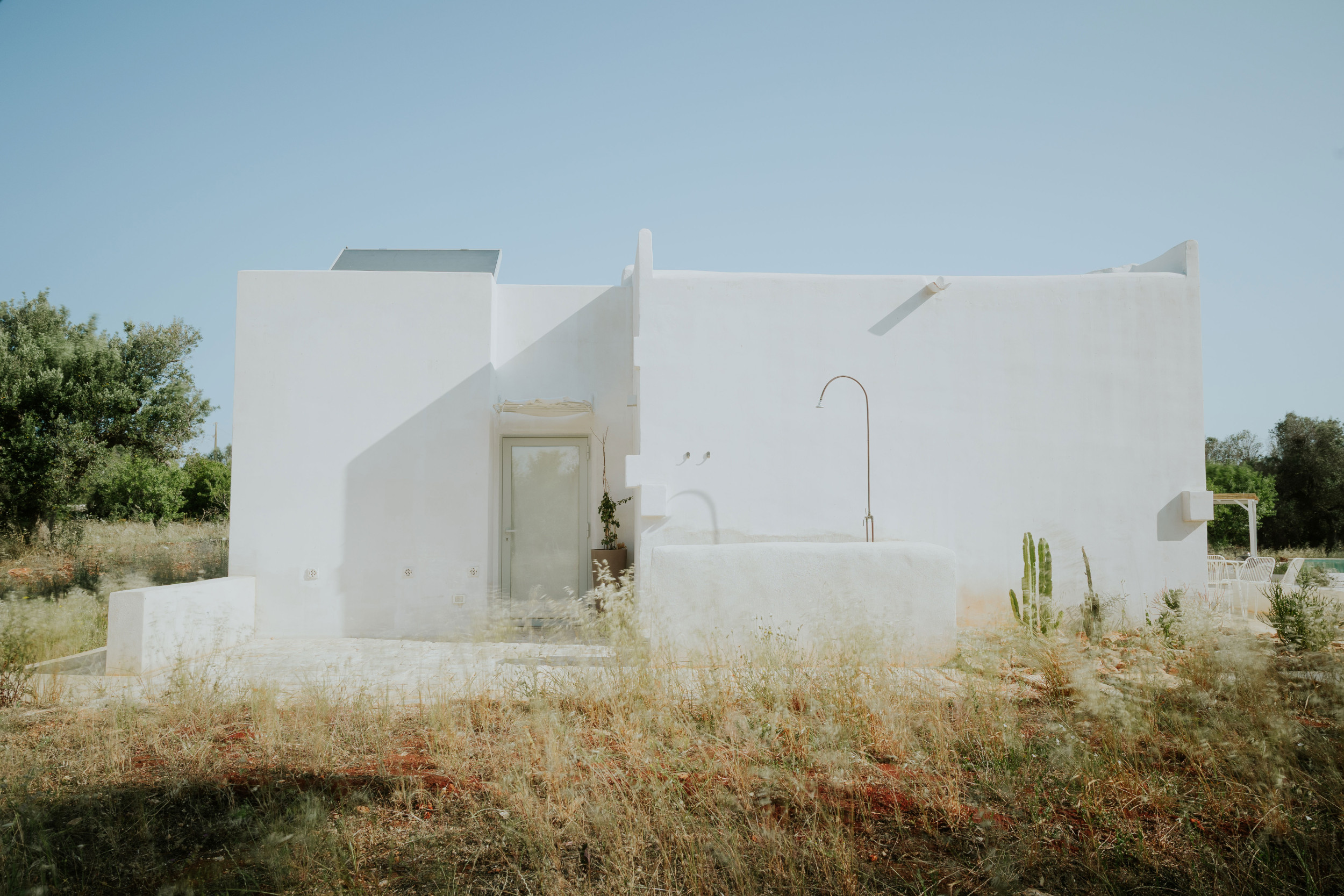 mwai TrulliMaa external stone shower